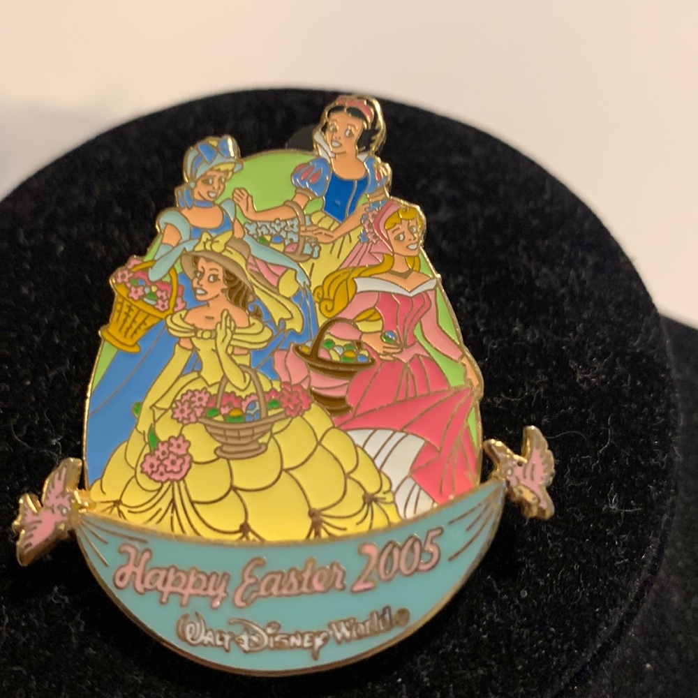 Disney Collectible Pin. Easter Princesses